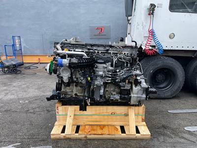2016 Detroit DD15 Engine