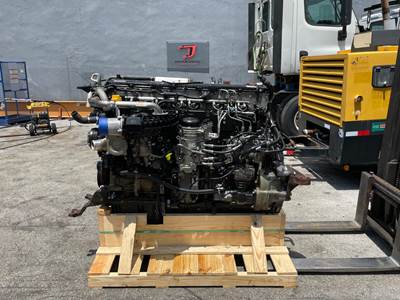 2018 Detroit DD15 Engine