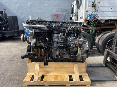 2013 Detroit DD15 Engine