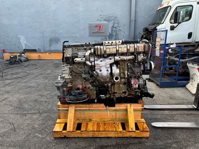 2017 Detroit DD15 Engine