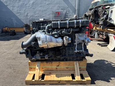 2016 Detroit DD16 Engine