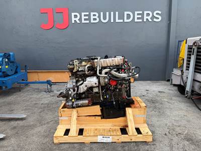 2018 Detroit DD8 Engine