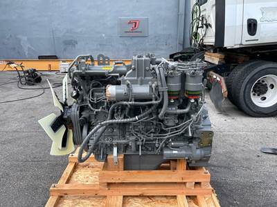 2015 Isuzu 6UZ1X Engine