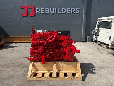 2017 Mack MP7 Engine