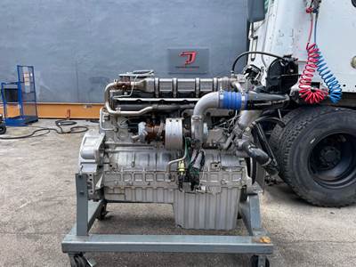 2004 Mercedes-Benz OM460 Engine