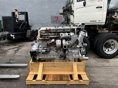 2009 Mercedes-Benz OM460 Engine