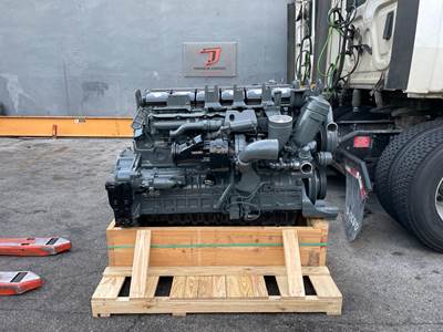 2009 Mercedes-Benz OM460LA Engine