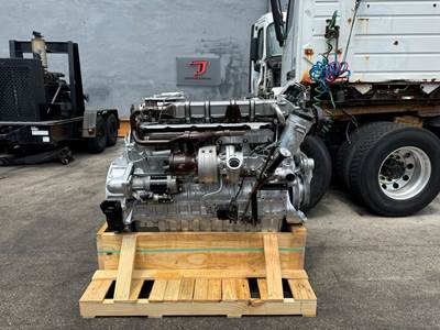 2005 Mercedes-Benz OM460LA Engine