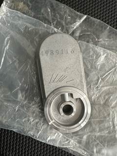 OEM Cummins Fuel Filter Housing  4989116