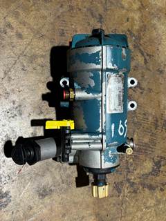 International DT466E Fuel Filter Base