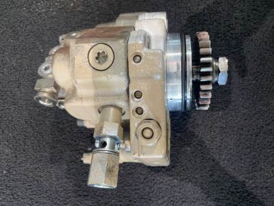 OEM Bosch Fuel Pump off Cummins ISB Diesel Engine, 0445020176 B445080322