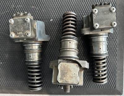 Bosch 0414755002 Fuel Injector for Mack E7