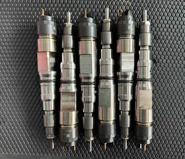 OEM International MAXXFORCE 13 Diesel Engine Fuel Injector 87C92-4012