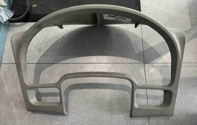 International Dash Cluster Closeout Panel  201707316911522,ST170740058SM