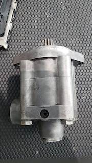 LUK LF73-2107262 Steering Pump for CUMMINS ISX