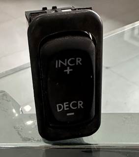 FREIGHTLINER CRUISE CONTROL SWITCH  A06-30769-030