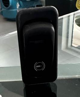 FREIGHTLINER EXHAUST BRAKE SWITCH A06-37217-056