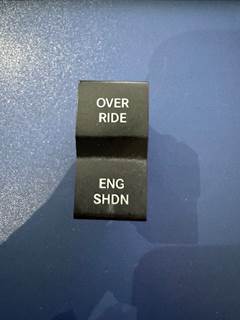 Freightliner Cascadia Shut Down/Over ride Switch  A06-90128-004