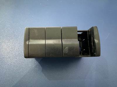 Freightliner Cascadia Dash Switch Panel A06-90732-000