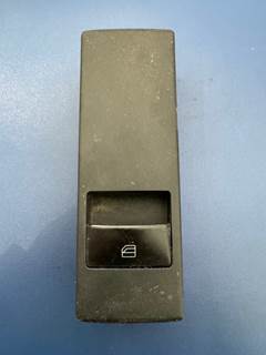OEM Freightliner Cascadia Door Switch Panel A66-09200-000
