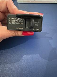 Freightliner Cascadia Dash Valve Suspension Dump Switch 3270-3