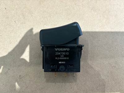 Volvo 20470610 Traction Control Switch for VN