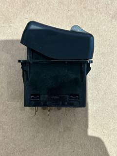 Volvo VN Truck Trailer Lock Rocker Switch For Sale | Hialeah, FL ...