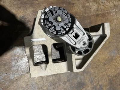 International DT530E Bracket