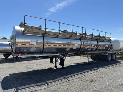 BULK Tandem Axle Stainless Steel Chemical / Acid Tank Trailer - Air Ride, Fixed Axle