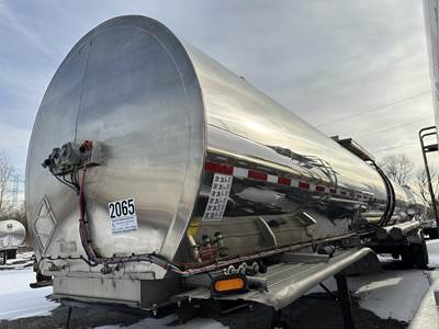 Brenner DOT407 / 8,000G / AIR RIDE / INSULATED Chemical / Acid Tank Trailer