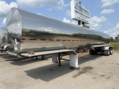 STAINLESS TANK & EQUIPMENT NON-CODE / 7,000 / AIR RIDE Chemical / Acid Tank Trailer