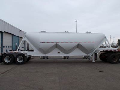 Fruehauf REBUILT, 1040 cuft, STEEL, AIR RIDE Dry Bulk / Pneumatic Tank Trailer