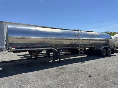 Walker Tandem Axle Stainless Steel Food Grade Tanker Trailer - Spring