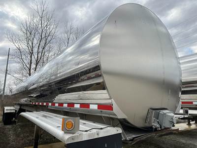 Walker 6,400 G / AIR RIDE / LIFT AXLE Food Grade Tanker Trailer