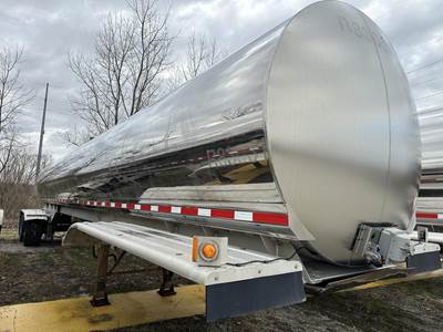 Walker 6,400 G / AIR RIDE / LIFT AXLE Food Grade Tanker Trailer