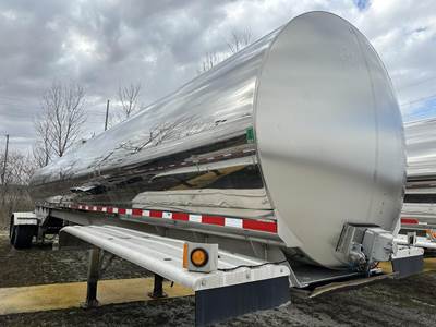 Walker 6,400G / AIR RIDE / LIFT AXLE Food Grade Tanker Trailer