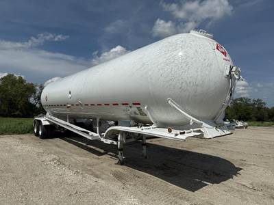 Lubbock Tandem Axle Mild Steel Industrial Gas Tank Trailer - Spring