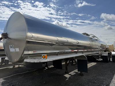 Walker 6000 Gallon Stainless Steel Non Code Tank Trailer - Tandem Axle, Spring