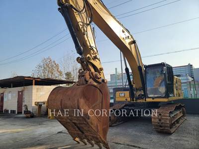 Caterpillar 330 Excavator