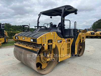Caterpillar CB13 Tandem Vibratory Roller