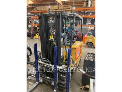 Caterpillar EC30N2 Forklift