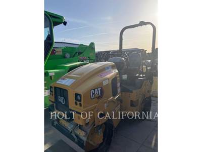 Caterpillar CB2.5 GC Smooth Drum Roller Compactor