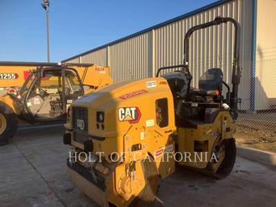 Caterpillar CB2.5 GC Smooth Drum Roller Compactor