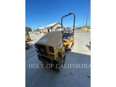 Caterpillar CB2.7 GC Smooth Drum Roller Compactor