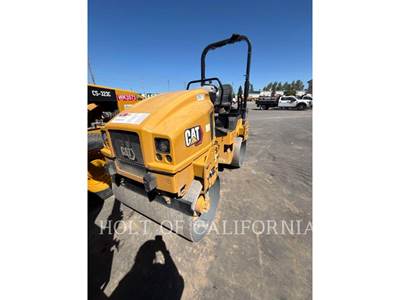 Caterpillar CB2.7 GC Smooth Drum Roller Compactor