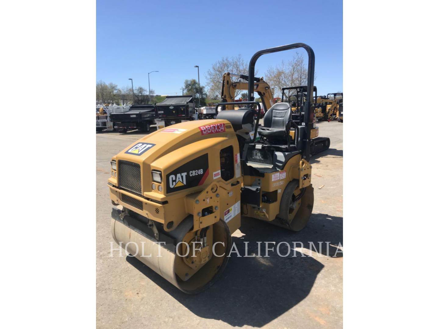 2020 Caterpillar CB24 Smooth Drum Roller Compactor For Sale, 1,164