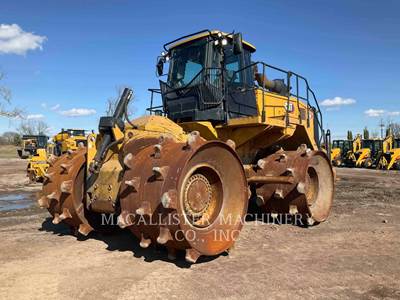 Caterpillar 826K Landfill Compactor
