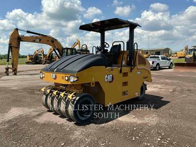 Caterpillar CW16 Pneumatic Tired Roller