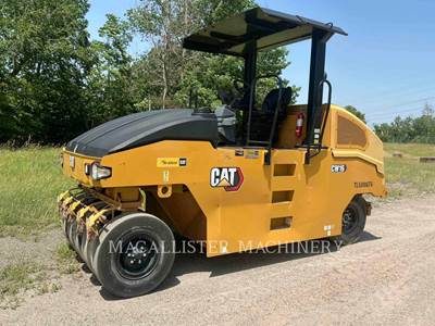 Caterpillar CW16 Pneumatic Tired Roller