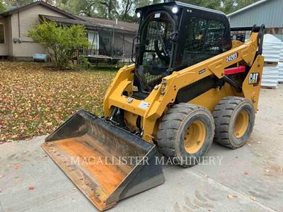 Caterpillar 242D3 Skid Steer
